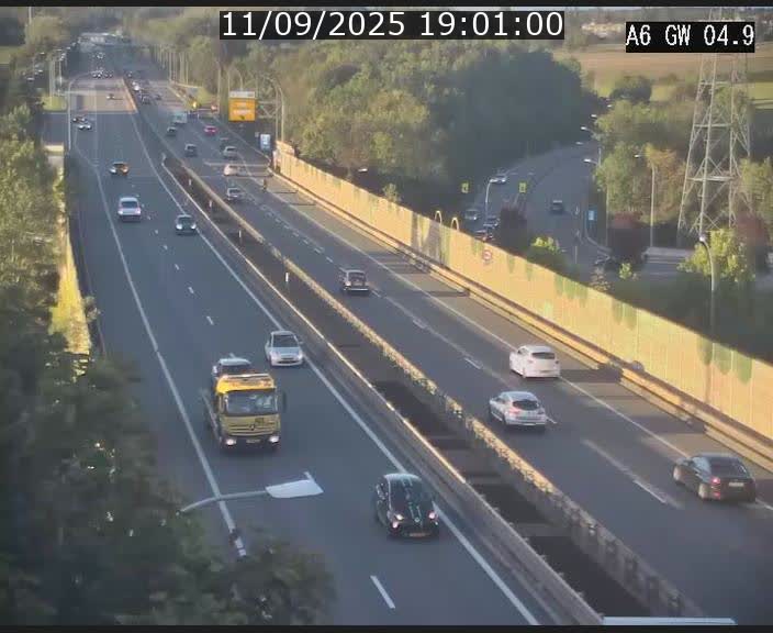 Traffic live webcam Luxembourg Croix de Cessange - A6 - BK 4.9 - direction Belgique