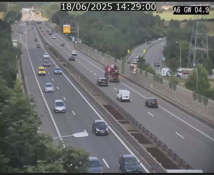 Traffic live webcam Luxembourg Croix de Cessange - A6 - BK 4.9 - direction Belgique