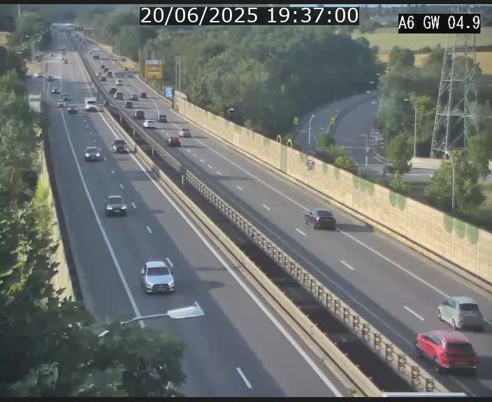 Traffic live webcam Luxembourg Croix de Cessange - A6 - BK 4.9 - direction Belgique