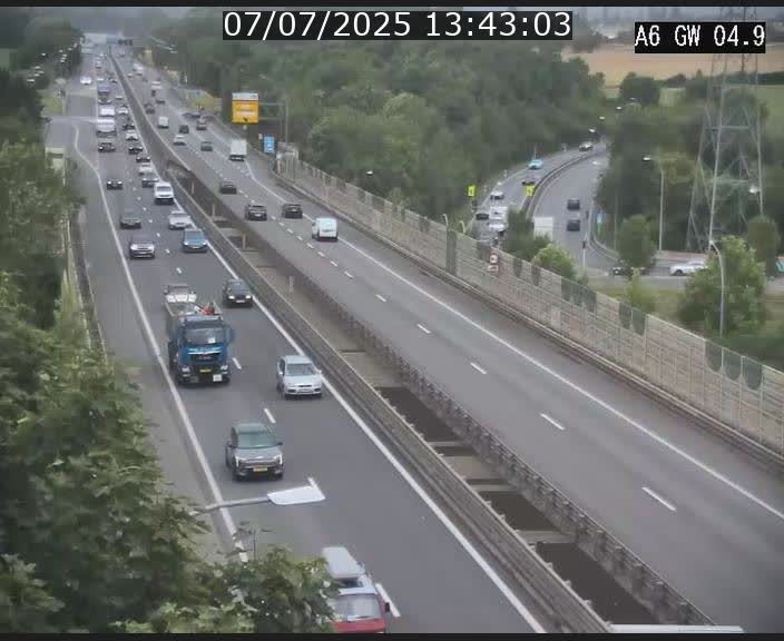 Traffic live webcam Luxembourg Croix de Cessange - A6 - BK 4.9 - direction Belgique