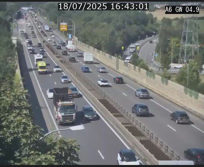 Traffic live webcam Luxembourg Croix de Cessange - A6 - BK 4.9 - direction Belgique