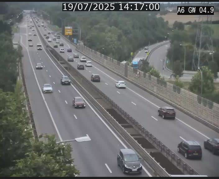 Traffic live webcam Luxembourg Croix de Cessange - A6 - BK 4.9 - direction Belgique