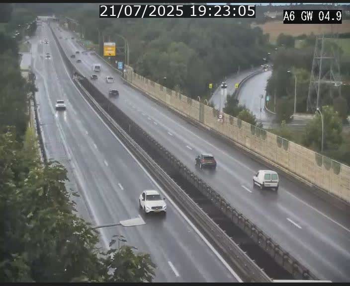 Traffic live webcam Luxembourg Croix de Cessange - A6 - BK 4.9 - direction Belgique