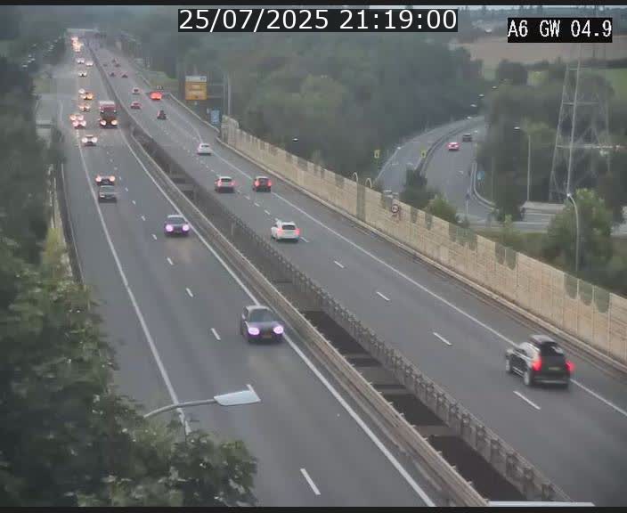 Traffic live webcam Luxembourg Croix de Cessange - A6 - BK 4.9 - direction Belgique