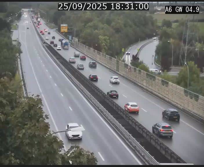 Traffic live webcam Luxembourg Croix de Cessange - A6 - BK 4.9 - direction Belgique