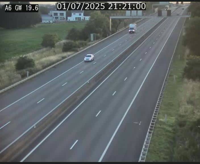 Traffic live webcam Luxembourg - Steinfort - A6 - BK 19.6 - direction Belgique