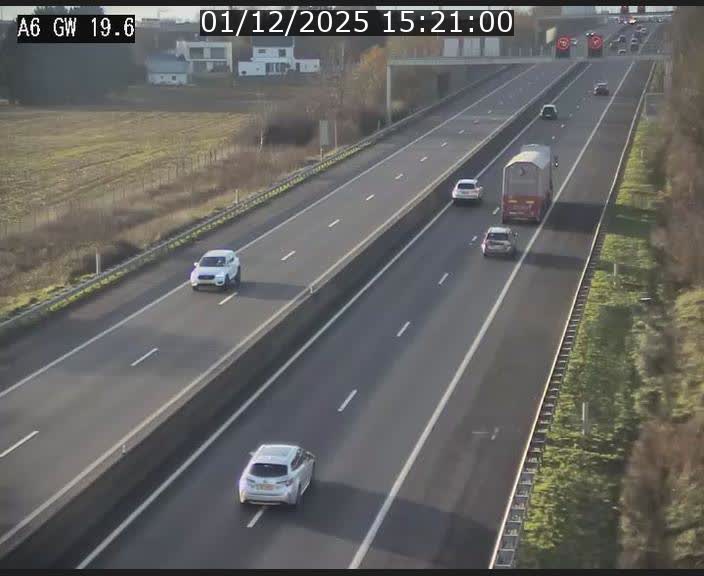 <h2>Traffic live webcam Luxembourg - Steinfort - A6 - BK 19.6 - direction Belgique</h2>