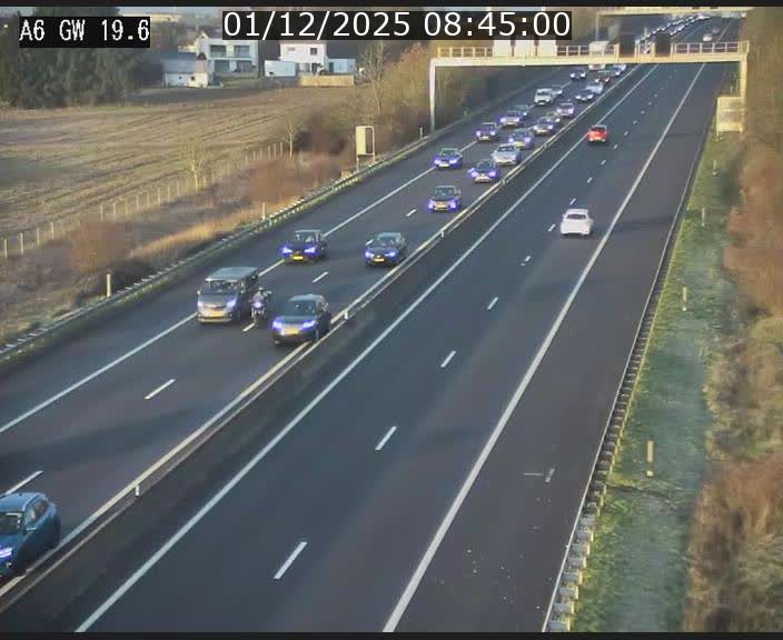 <h2>Traffic live webcam Luxembourg - Steinfort - A6 - BK 19.6 - direction Belgique</h2>