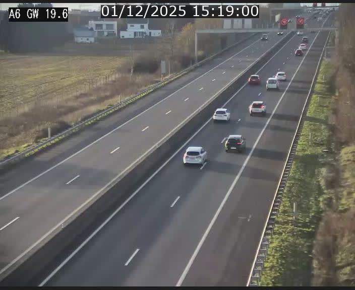 <h2>Traffic live webcam Luxembourg - Steinfort - A6 - BK 19.6 - direction Belgique</h2>