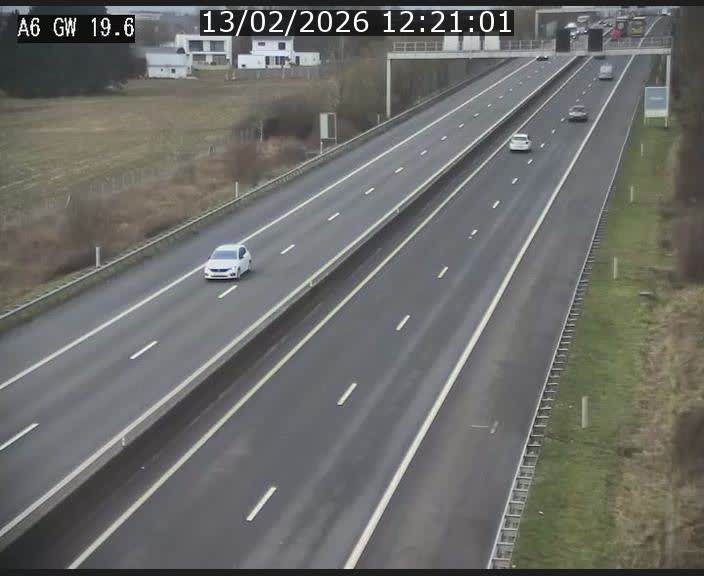 <h2>Traffic live webcam Luxembourg - Steinfort - A6 - BK 19.6 - direction Belgique</h2>