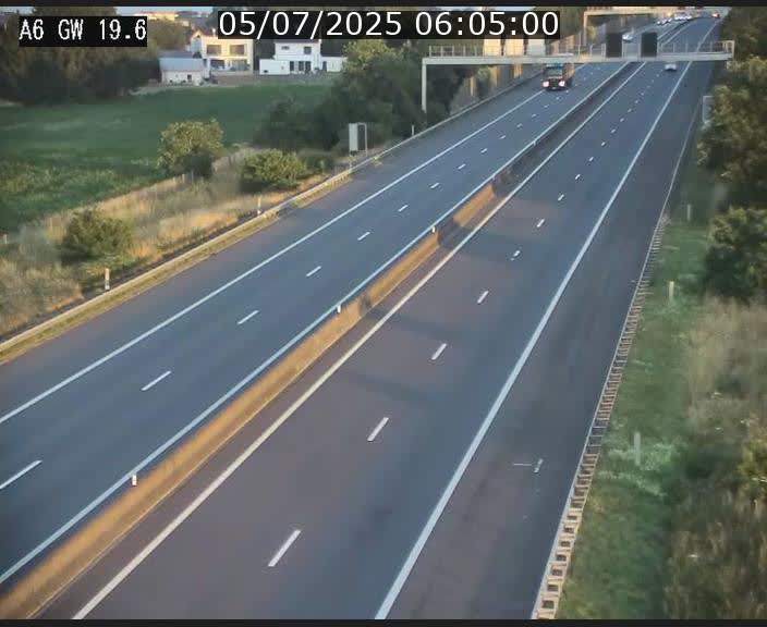 <h2>Traffic live webcam Luxembourg - Steinfort - A6 - BK 19.6 - direction Belgique</h2>
