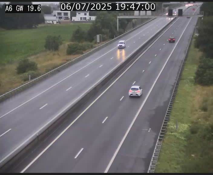<h2>Traffic live webcam Luxembourg - Steinfort - A6 - BK 19.6 - direction Belgique</h2>