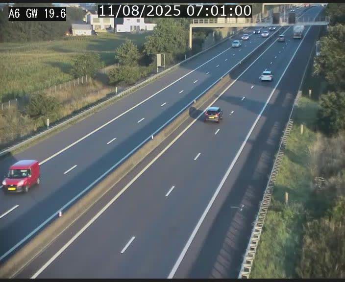 <h2>Traffic live webcam Luxembourg - Steinfort - A6 - BK 19.6 - direction Belgique</h2>