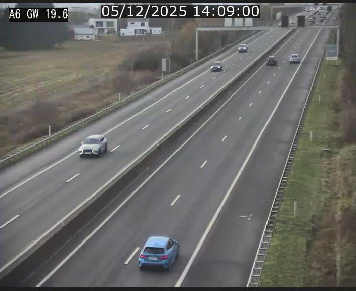 <h2>Traffic live webcam Luxembourg - Steinfort - A6 - BK 19.6 - direction Belgique</h2>
