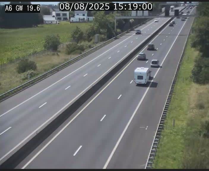 Traffic live webcam Luxembourg - Steinfort - A6 - BK 19.6 - direction Belgique