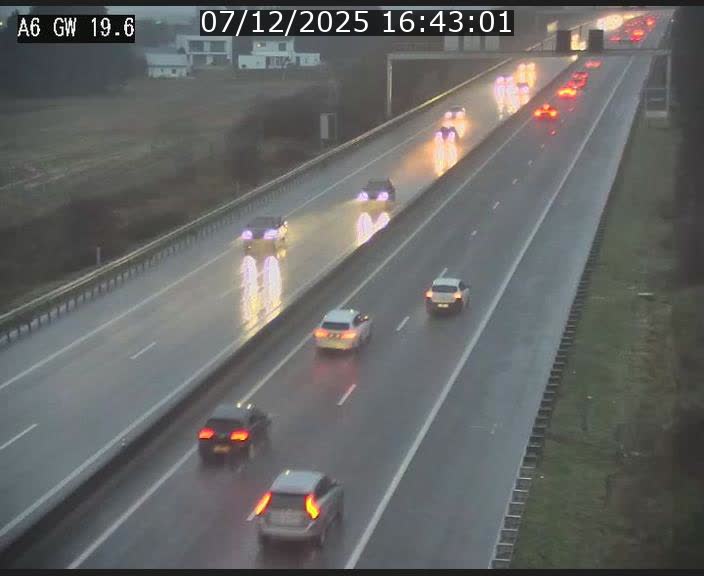 <h2>Traffic live webcam Luxembourg - Steinfort - A6 - BK 19.6 - direction Belgique</h2>