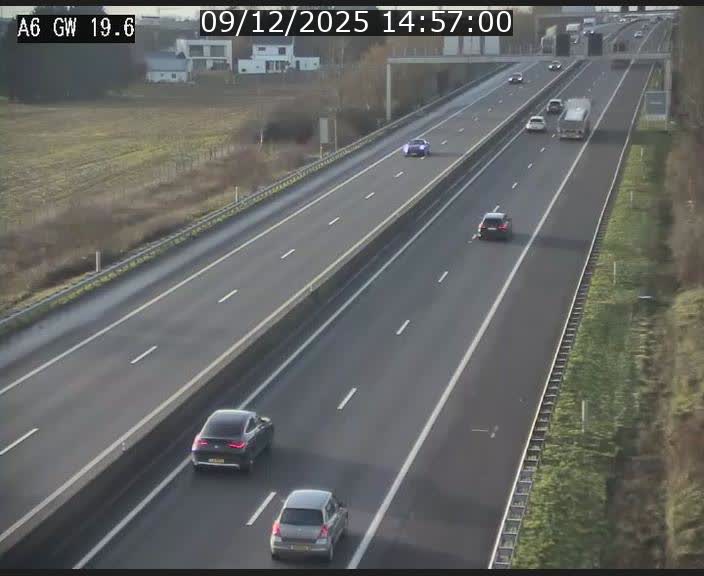 <h2>Traffic live webcam Luxembourg - Steinfort - A6 - BK 19.6 - direction Belgique</h2>