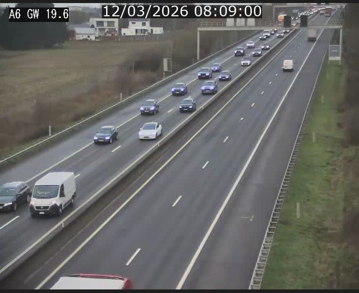 Traffic live webcam Luxembourg - Steinfort - A6 - BK 19.6 - direction Belgique