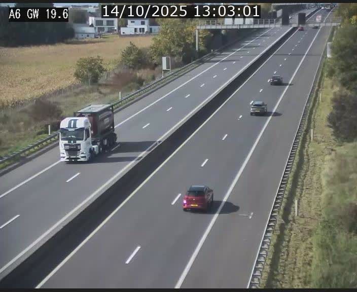 <h2>Traffic live webcam Luxembourg - Steinfort - A6 - BK 19.6 - direction Belgique</h2>
