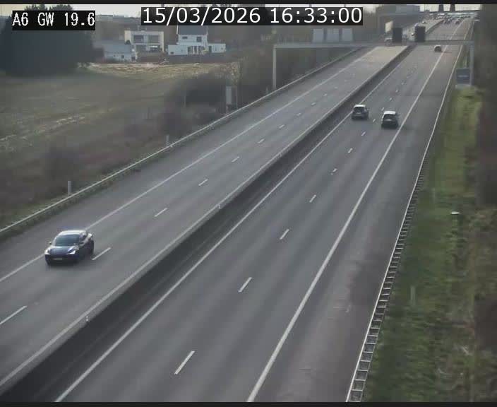 Traffic live webcam Luxembourg - Steinfort - A6 - BK 19.6 - direction Belgique