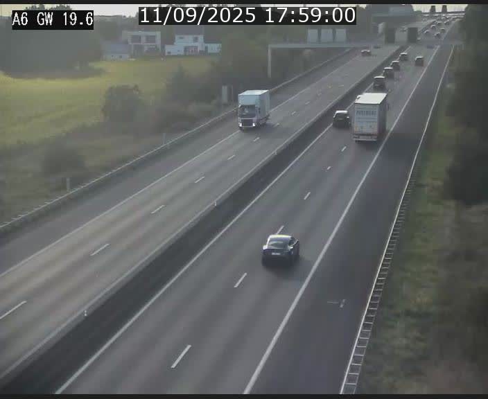 <h2>Traffic live webcam Luxembourg - Steinfort - A6 - BK 19.6 - direction Belgique</h2>