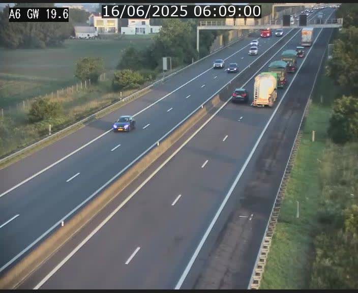 Traffic live webcam Luxembourg - Steinfort - A6 - BK 19.6 - direction Belgique