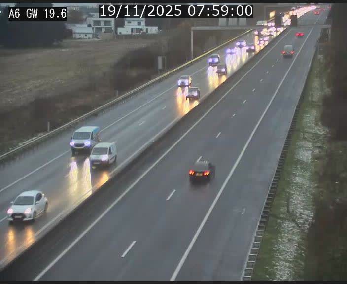 Traffic live webcam Luxembourg - Steinfort - A6 - BK 19.6 - direction Belgique