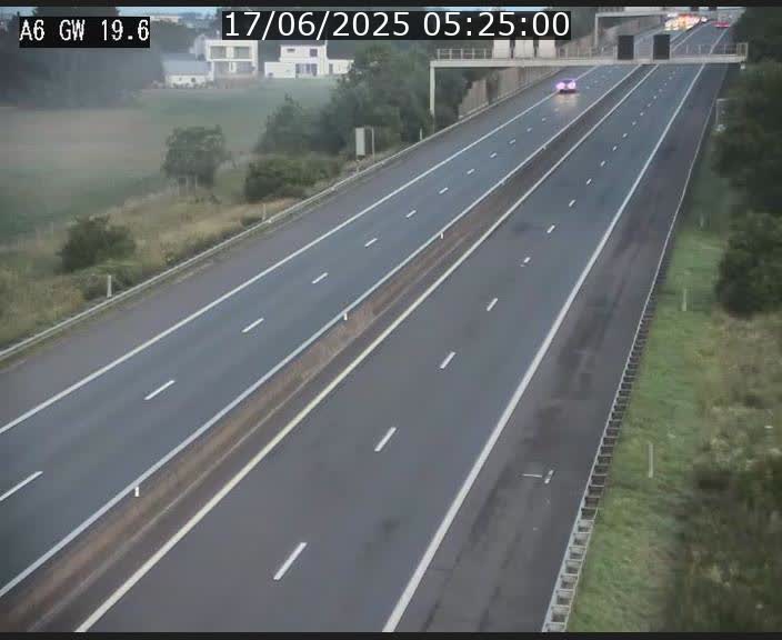 Traffic live webcam Luxembourg - Steinfort - A6 - BK 19.6 - direction Belgique