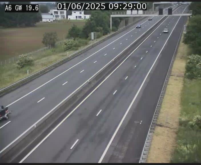 Traffic live webcam Luxembourg - Steinfort - A6 - BK 19.6 - direction Belgique