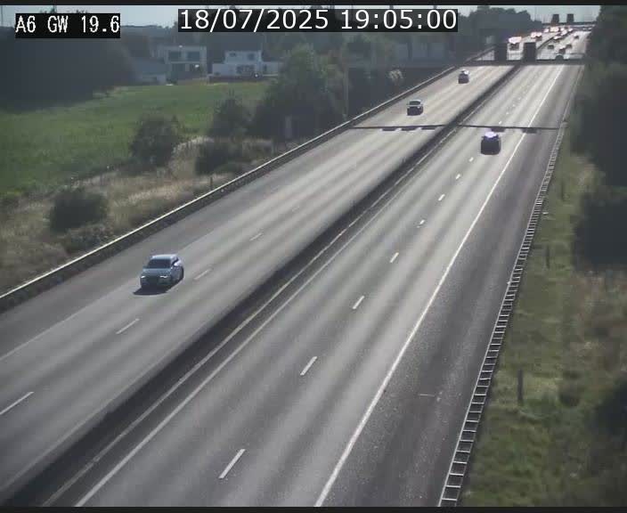 <h2>Traffic live webcam Luxembourg - Steinfort - A6 - BK 19.6 - direction Belgique</h2>