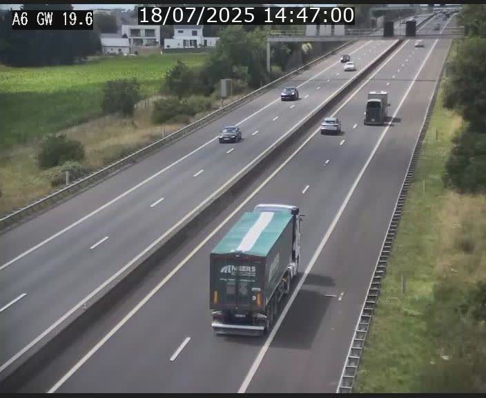 <h2>Traffic live webcam Luxembourg - Steinfort - A6 - BK 19.6 - direction Belgique</h2>