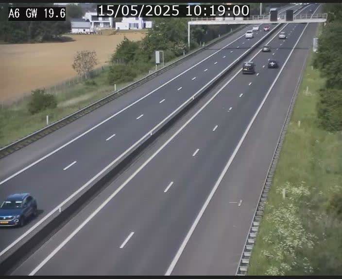 Traffic live webcam Luxembourg - Steinfort - A6 - BK 19.6 - direction Belgique