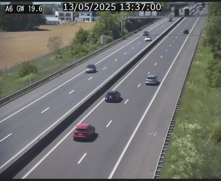 Traffic live webcam Luxembourg - Steinfort - A6 - BK 19.6 - direction Belgique