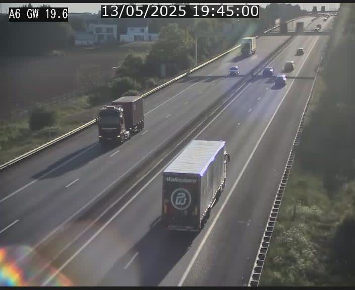 Traffic live webcam Luxembourg - Steinfort - A6 - BK 19.6 - direction Belgique