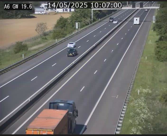Traffic live webcam Luxembourg - Steinfort - A6 - BK 19.6 - direction Belgique