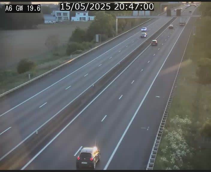 Traffic live webcam Luxembourg - Steinfort - A6 - BK 19.6 - direction Belgique