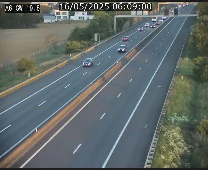 Traffic live webcam Luxembourg - Steinfort - A6 - BK 19.6 - direction Belgique