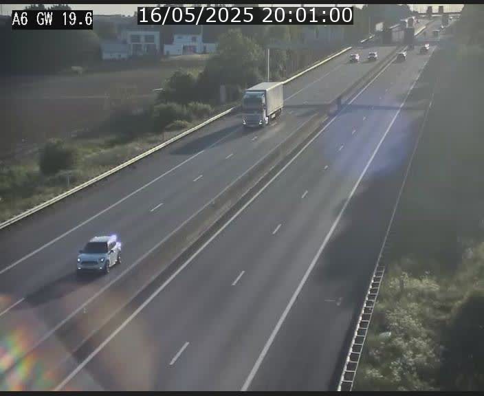 Traffic live webcam Luxembourg - Steinfort - A6 - BK 19.6 - direction Belgique