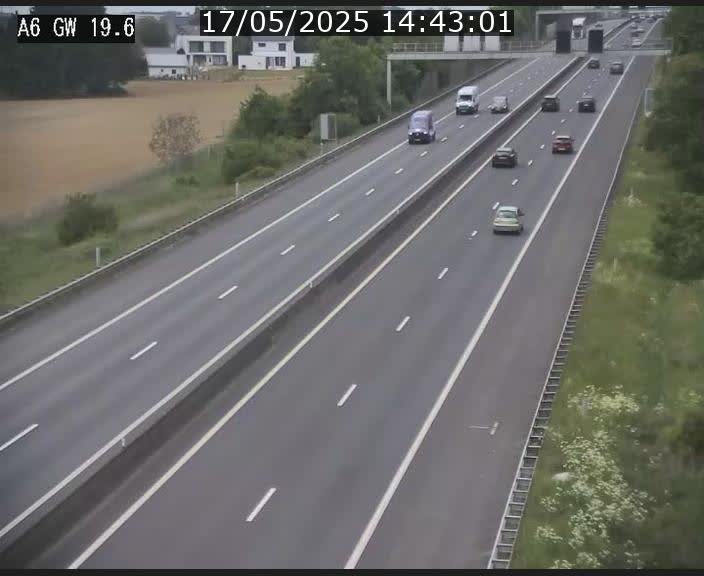 Traffic live webcam Luxembourg - Steinfort - A6 - BK 19.6 - direction Belgique