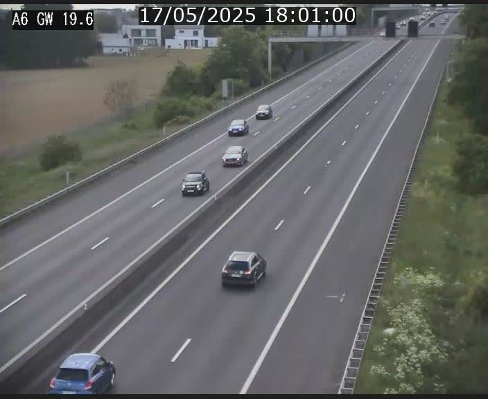 Traffic live webcam Luxembourg - Steinfort - A6 - BK 19.6 - direction Belgique