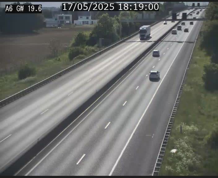 Traffic live webcam Luxembourg - Steinfort - A6 - BK 19.6 - direction Belgique