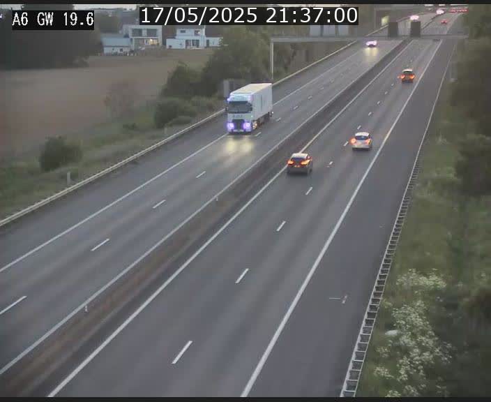 Traffic live webcam Luxembourg - Steinfort - A6 - BK 19.6 - direction Belgique