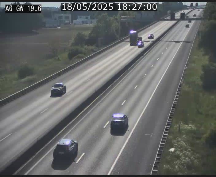 Traffic live webcam Luxembourg - Steinfort - A6 - BK 19.6 - direction Belgique