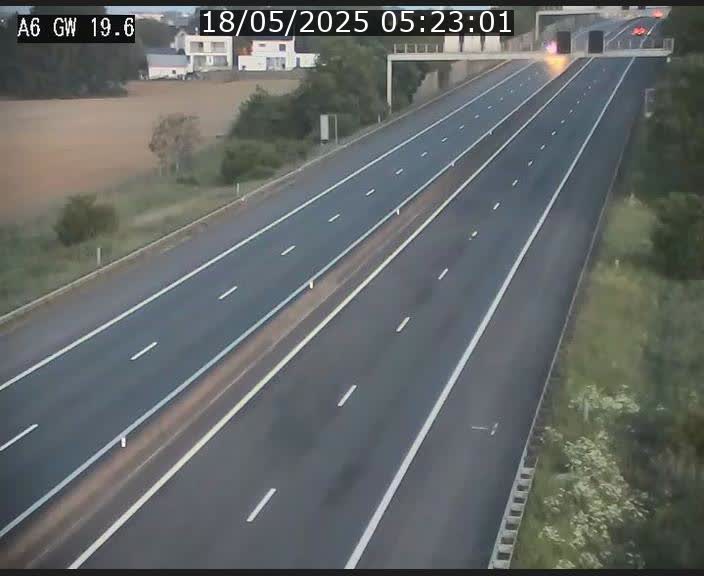 Traffic live webcam Luxembourg - Steinfort - A6 - BK 19.6 - direction Belgique