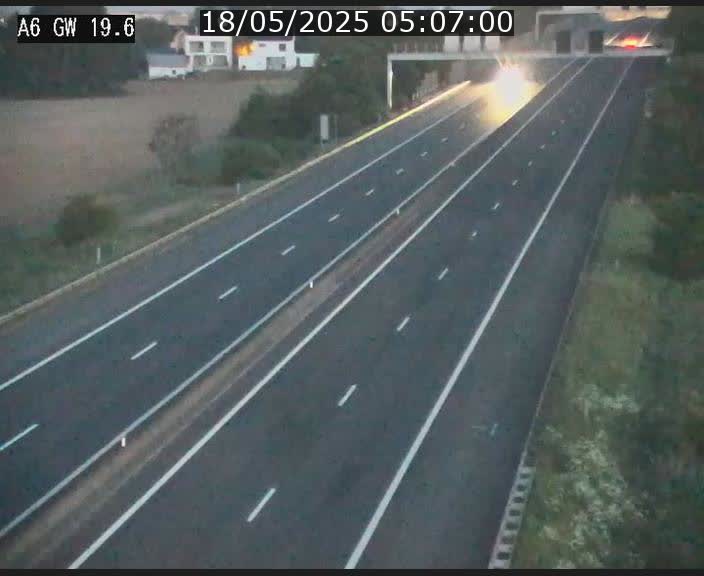 Traffic live webcam Luxembourg - Steinfort - A6 - BK 19.6 - direction Belgique