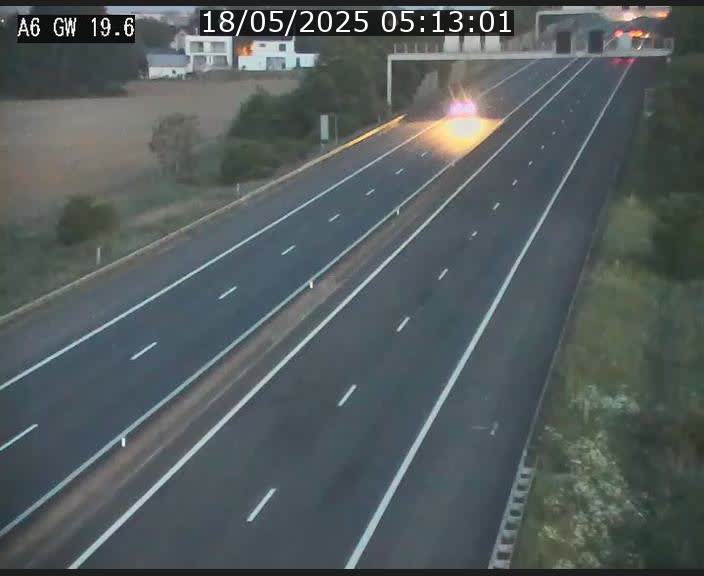 Traffic live webcam Luxembourg - Steinfort - A6 - BK 19.6 - direction Belgique