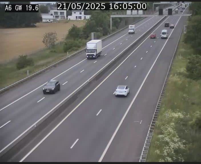 Traffic live webcam Luxembourg - Steinfort - A6 - BK 19.6 - direction Belgique