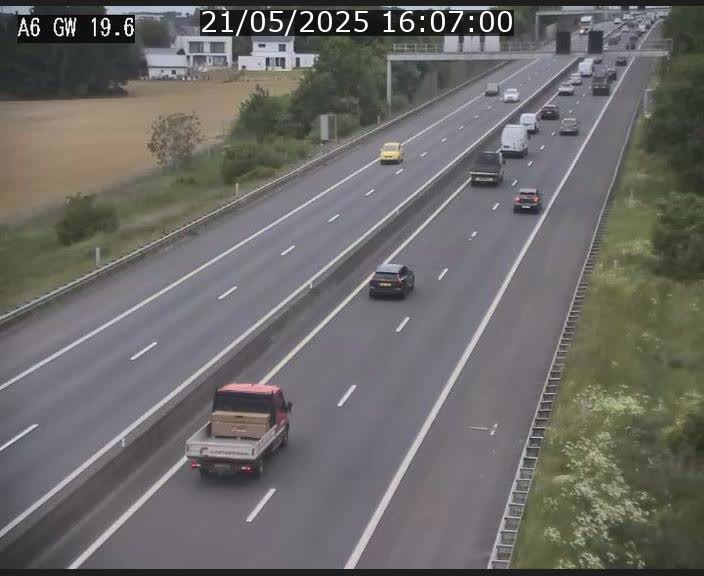 Traffic live webcam Luxembourg - Steinfort - A6 - BK 19.6 - direction Belgique