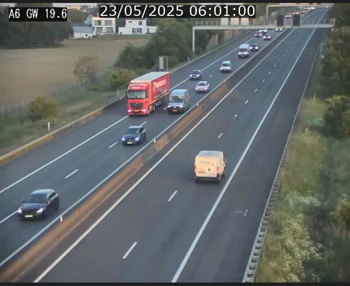 Traffic live webcam Luxembourg - Steinfort - A6 - BK 19.6 - direction Belgique