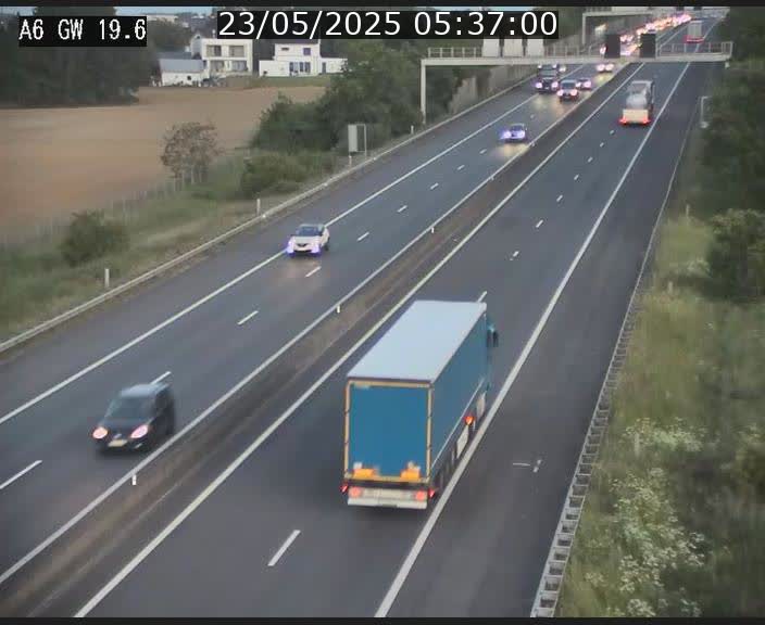 Traffic live webcam Luxembourg - Steinfort - A6 - BK 19.6 - direction Belgique